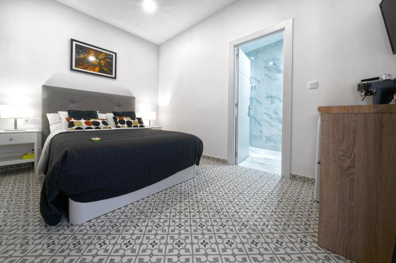 Casa Verde Comfortable Air-Conditioned Modern Apartments (Adults Only) Ingenio Extérieur photo