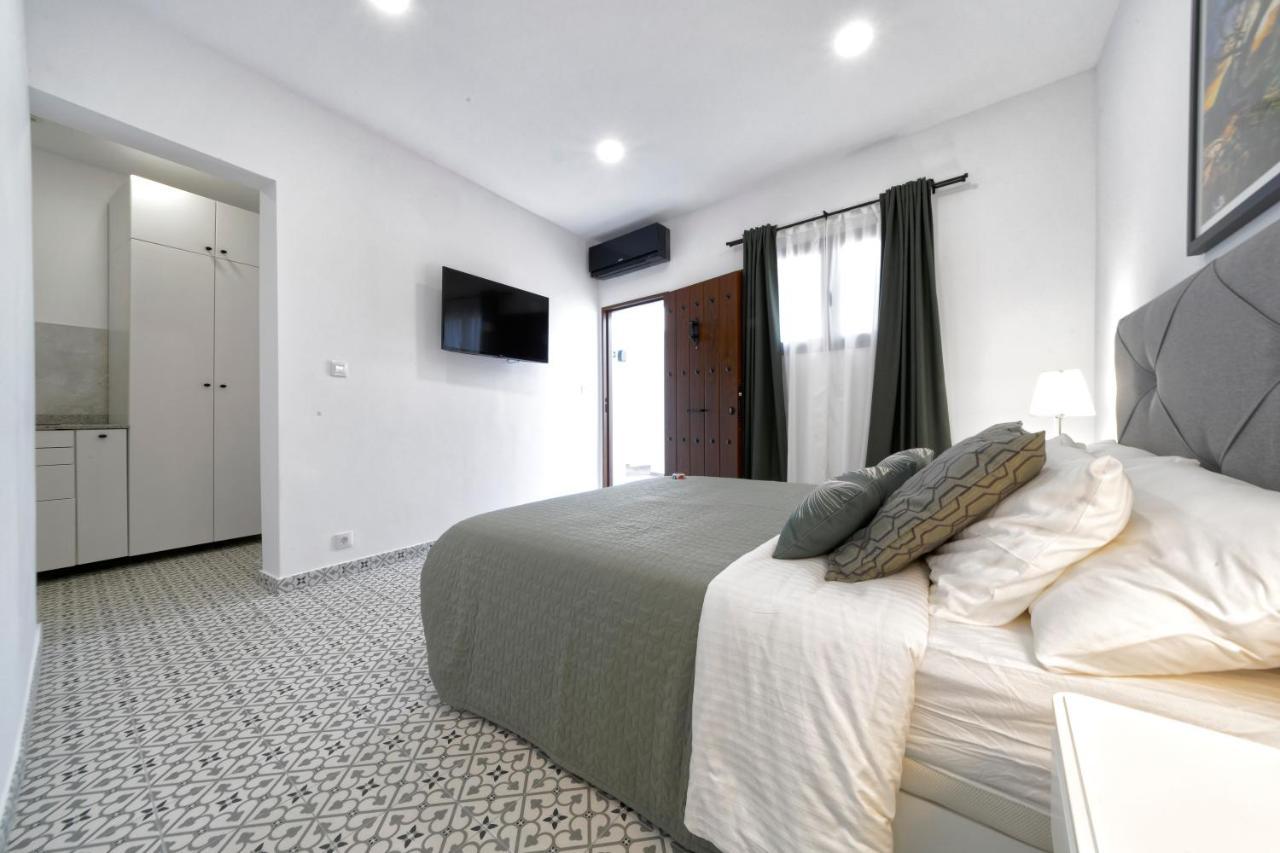 Casa Verde Comfortable Air-Conditioned Modern Apartments (Adults Only) Ingenio Extérieur photo